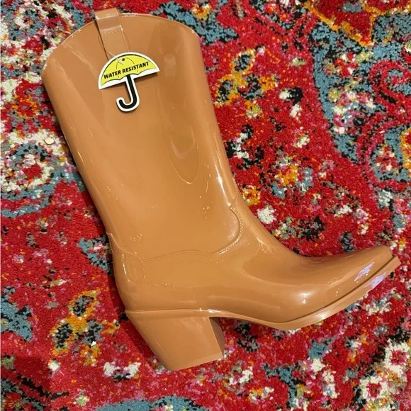 Water-Resistant Tan Women's Boots - Picture 2 of 5